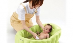 新生儿洗澡的详细步骤