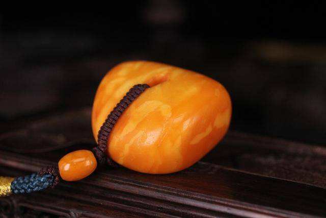 为什么说蜜蜡不能送人