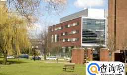 拉筹伯大学会计和金融管理专业和邦德大学会计专业哪个好？