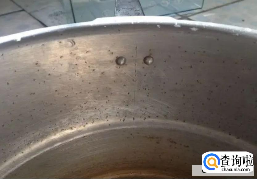 怎么清洗烧焦的铝锅？