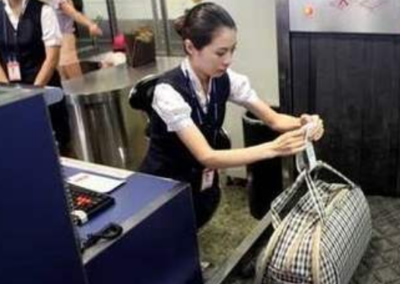 坐飞机背包可以随身吗