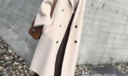 米白色呢子大衣怎么搭配衣服？