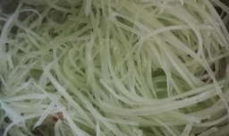 如何做凉拌双丝（莴笋丝和胡萝卜丝）？