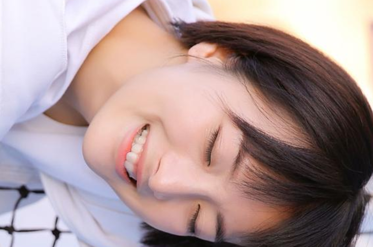 笑容可掬的意思是什么