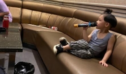 过年可别带娃去KTV的原因