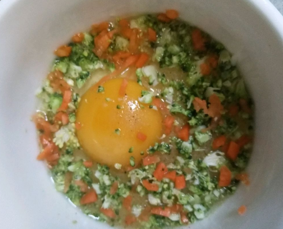 西兰花胡萝卜蒸鸡蛋的做法