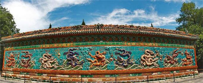 故宫九龙壁中为什么有块木头龙腹