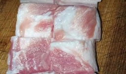 卤五花肉：只要一点生抽就如此美味