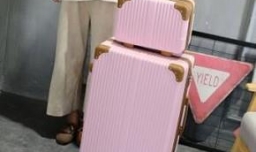 在本地上大学拉杆箱买多大的？