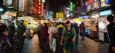 万人空巷的意思是什么