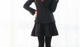 皮肤黄的人穿什么颜色的衣服好看显白