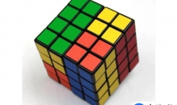 组装拆散的四阶魔方