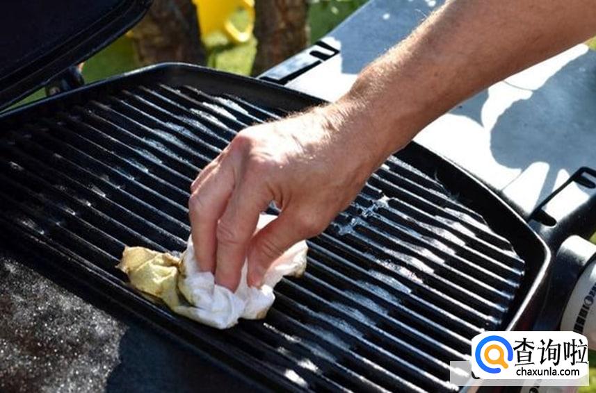 怎么清洗烧烤架上的油污