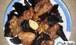 浓香好吃的木耳炒鸭肉的做法