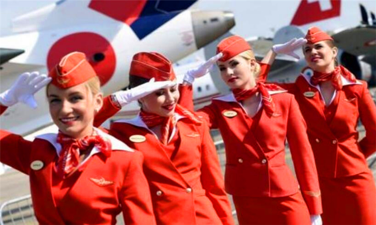 在飞机上如何称呼空姐