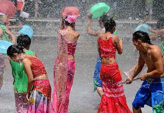 泼水节是哪个民族