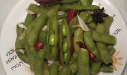 怎样做美味的香辣煮毛豆？