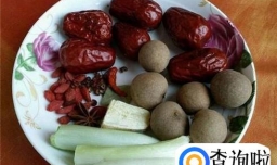 调补气血的中药乌鸡汤，简单易做，适合女生吃