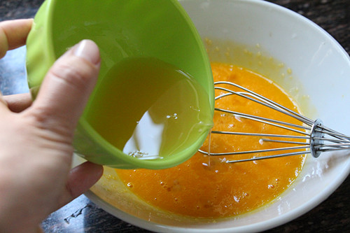 如何用蛋黄做起泡胶