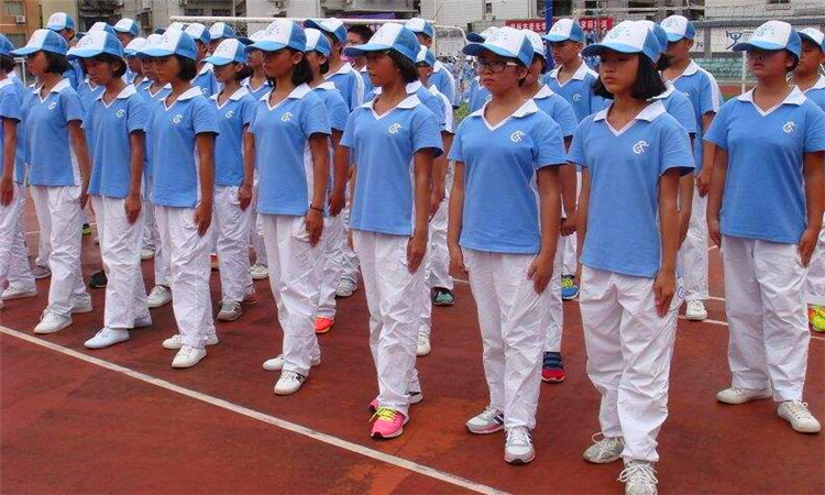 稍息是左脚还是右脚