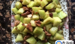 黄瓜宫保肉丁的家常做法