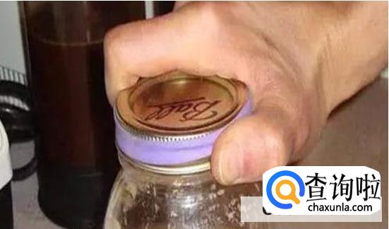 分享通用开瓶盖的小窍门