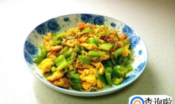 青椒炒虾皮鸡蛋的做法