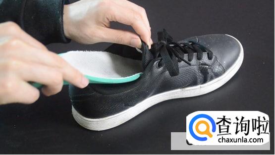 如何简单有效的去除鞋子里的臭味 