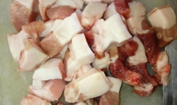 五花肉香菇包菜炒米粉的做法