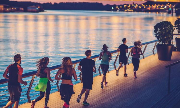 暴食后晚上运动有效吗