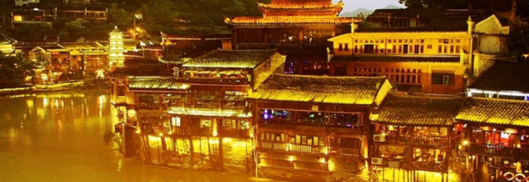 金碧辉煌的意思是什么