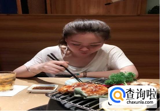 30岁的女人常年长粉刺怎么回事