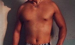 美图秀秀如何使用一键P腹肌功能？