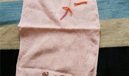 怎样用毛巾做小熊玩具？