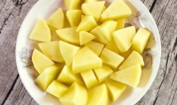 美味香辣土豆烧鸡块的做法