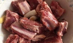 怎样做蒜香排骨好吃？