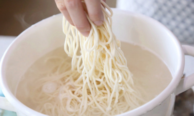 葱油拌面的家常做法