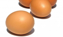 如何用空气炸锅做戚风蛋糕（家常做蛋糕）