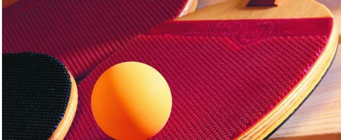 乒乓球拍为什么有正反胶面