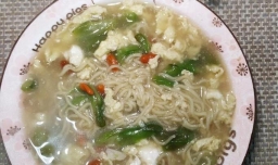 怎样做美味的丝瓜鸡蛋汤面？