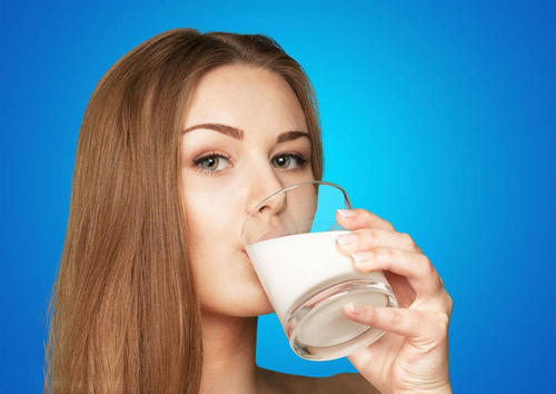 女人坚持喝牛奶的好处