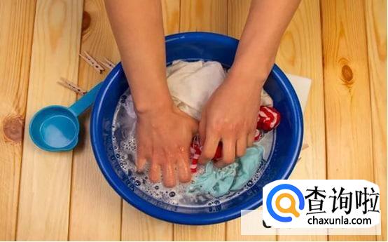 花露水清洗内衣的方法