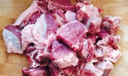 红烧牛肉炖土豆的家常做法