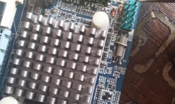 主板针脚不小心弄弯了怎么办