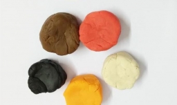 怎么用彩泥捏一匹马