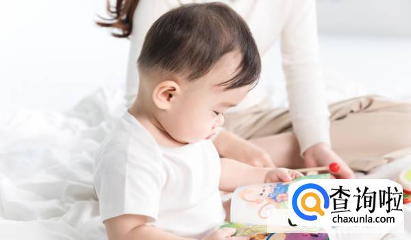 宝宝睡着时为什么喜欢“举手投降”