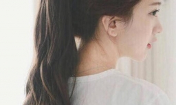 扎高马尾会导致发际线后移？