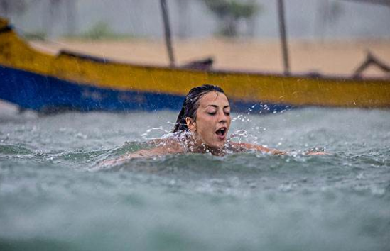 为什么下雨天不能游泳