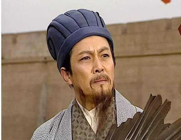 初出茅庐的主人公是谁