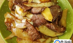 好吃的黄瓜皮炒肉片的做法